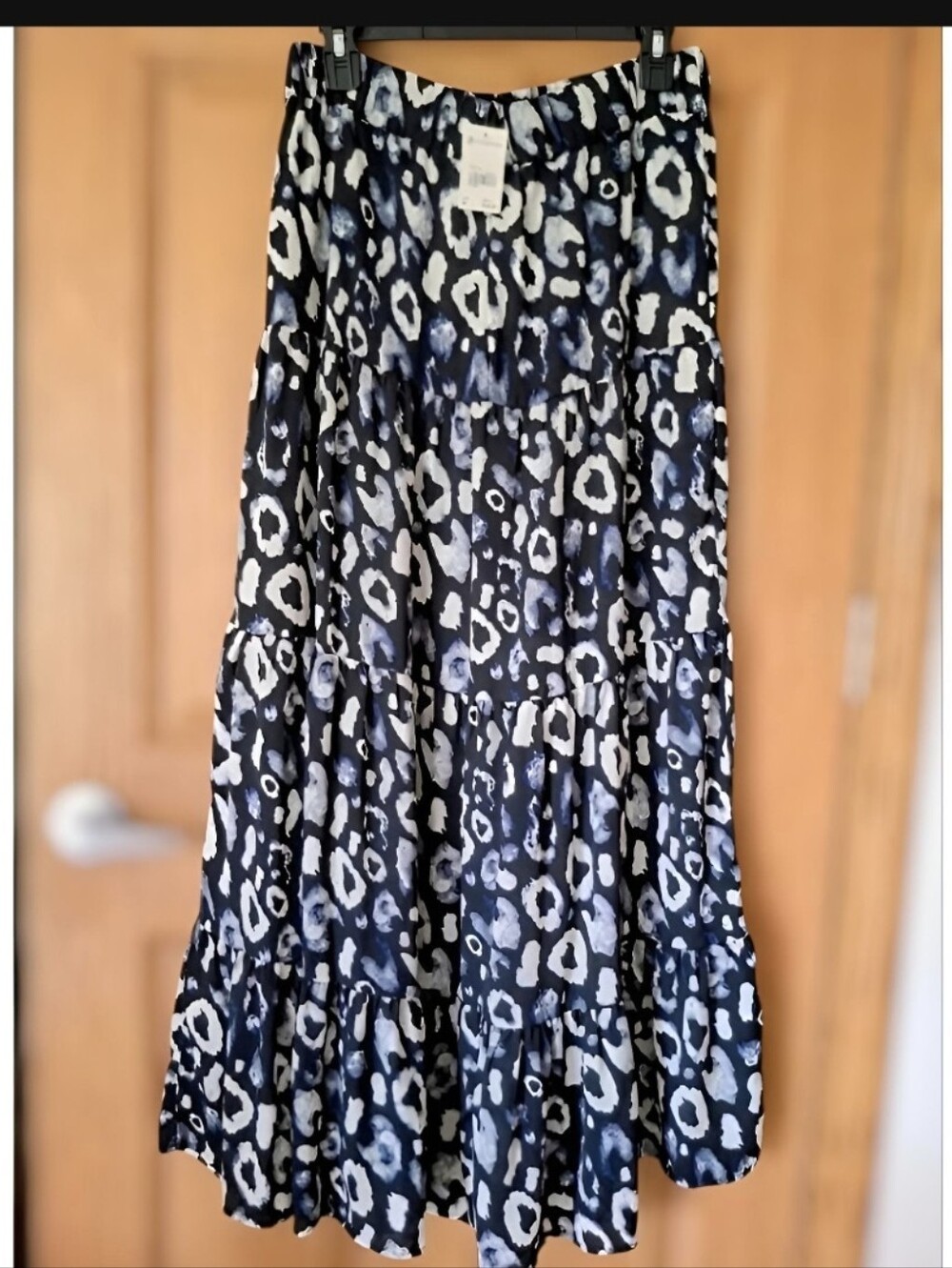 ❌️MARKDOWN!!! NWT VERSONA Black, Navy, & White Absract Animal Print MAXI